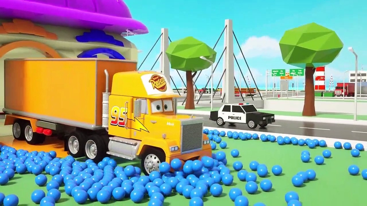 Camion transformers voitures mcqueen garage - Parking Vehilce pour les Enfants