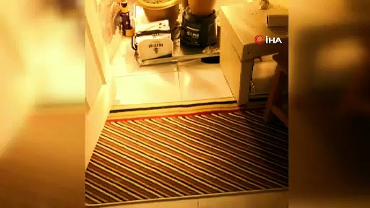 Uyuşturucu için evin tuvaletine düzenek kurmuş