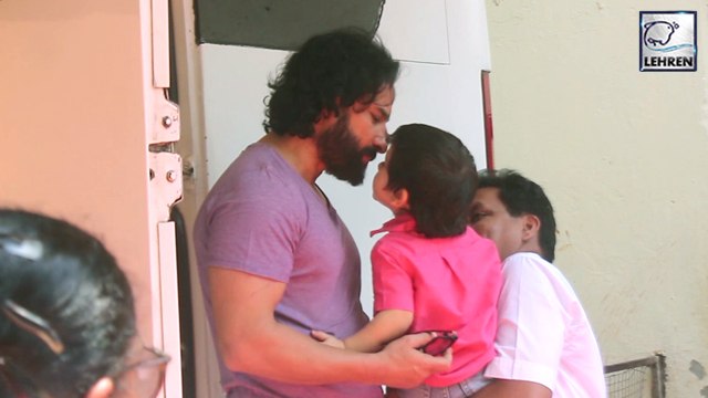 Taimur Ali Khan KISSES Saif Ali Khan During His Shoot