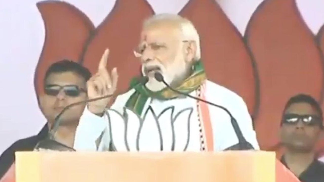 PM Modi says, Congress-Left will stoop to any level to oust me | Oneindia News