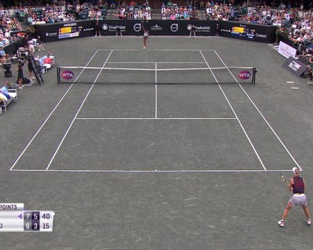 Charleston - Keys remporte son premier titre depuis 2017 en dominant Wozniacki