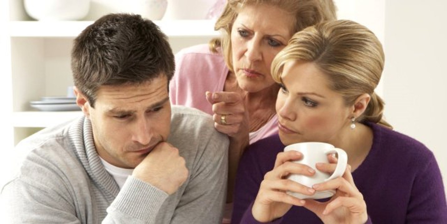 Yargıtay Kararı: Gelinin, Kendisine Şiddet Uygulayan Kocasının Ailesine Saygısızlık Etmesi Suç Değil!