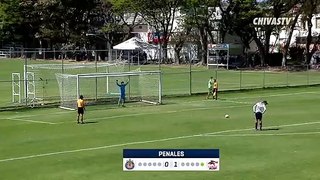 Ce joueur mexicain marque le tir au but le plus chanceux de l’année