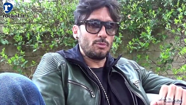 Fabrizio Moro presenta il nuovo album Figli di nessuno : la videointervista