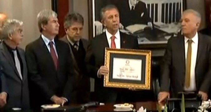 Son Dakika! Mansur Yavaş Mazbatasını Alarak Ankara Büyükşehir Belediye Başkanı Oldu