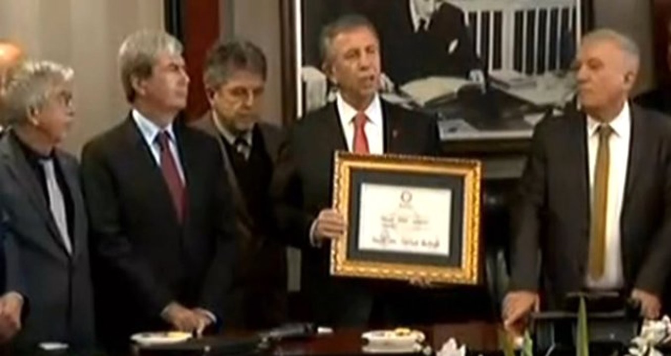 Son Dakika! Mansur Yavaş Mazbatasını Alarak Ankara Büyükşehir Belediye Başkanı Oldu