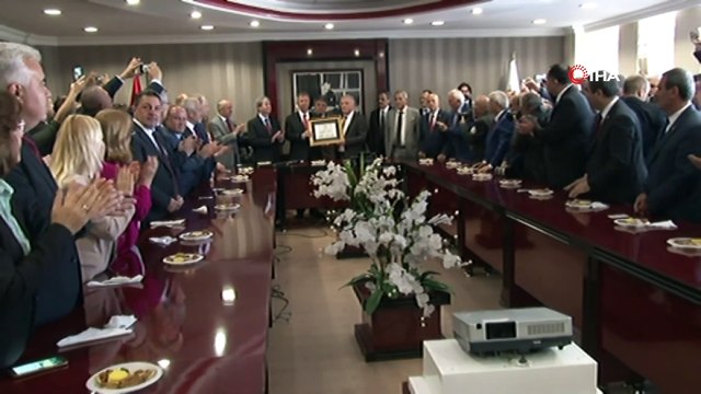 Ankara Büyükşehir Belediye Başkanı seçilen Mansur Yavaş mazbatasını aldı