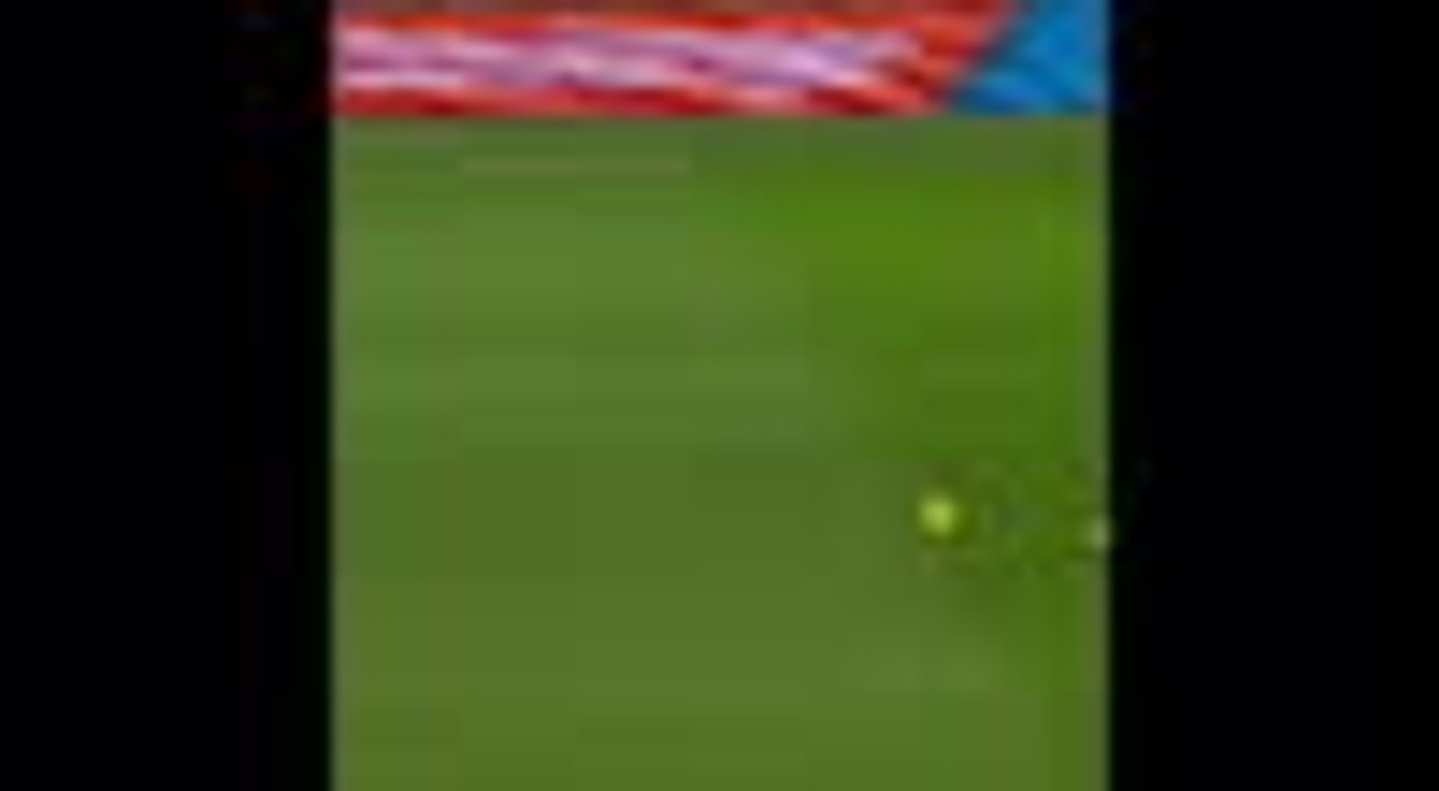 Choupo-Moting's almost impossible miss for PSG