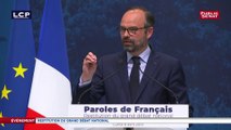 Edouard Philippe remercie les participants du Grand débat 