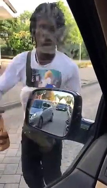 Merkels diplomierte Fachkräfte, hier der Fenterreiniger aus Eritrea