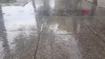 Kocaeli İzmit'te Sağanak Yağış Etkili Oldu