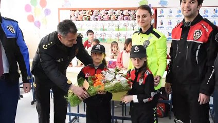 Öğretmenler polis üniformasıyla ders anlattı - GÜMÜŞHANE