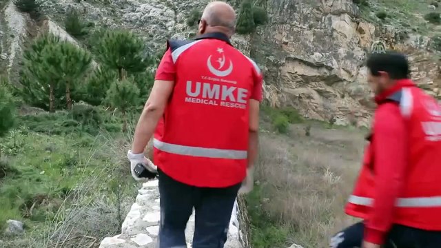 Cep telefonuyla konuşurken kayalıklardan düşen kız çocuğu öldü - DENİZLİ