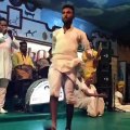 Voici la danse traditionnelle de l'Ethiopie. Essayez de ne pas bouger !
