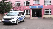 Gümüşhane'de Öğretmenler Polis Üniformasıyla Derse Girdi