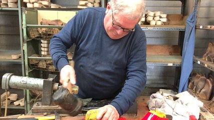 Pierre Canevet, sabotier chez Rivalin