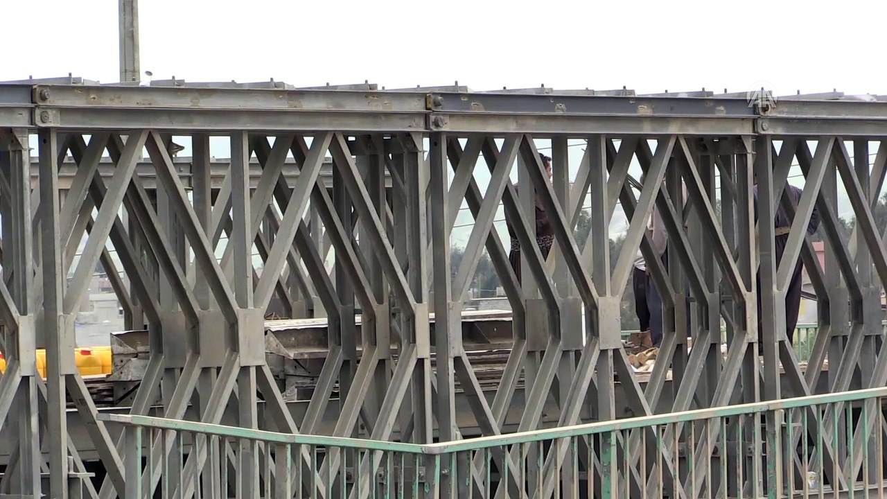 Kerkük-Erbil kara yolu üzerindeki köprü trafiğe kapatıldı - KERKÜK