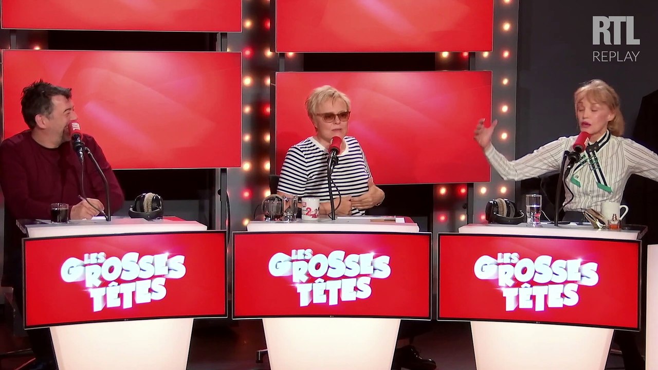 Arielle Dombasle chante La Cucaracha