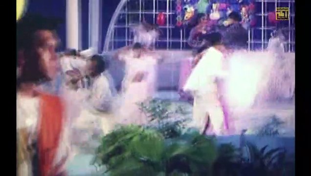 Oi Chad Mukhe Jeno - ঐ চাঁদ মুখে যেন - Shabnur, Shakil Khan & Riaz - Andrew Kishore - Biyer Phool - YouTube