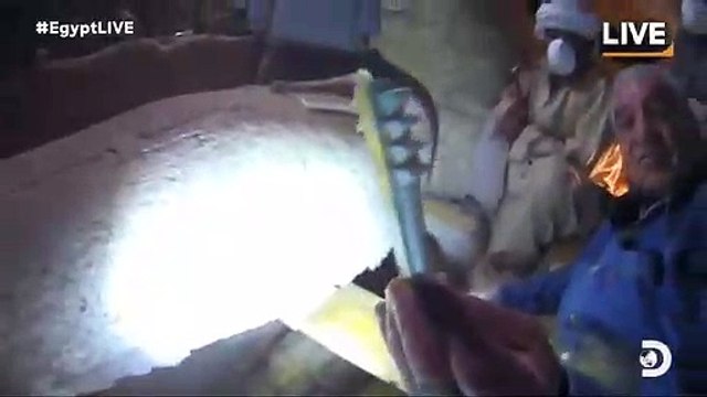 Le sarcophage d'un prêtre égyptien datant de plus de 2.500 ans a été ouvert en direct à la télévision américaine