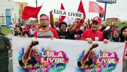 Miles piden liberación de Lula, que cumplió un año de prisión