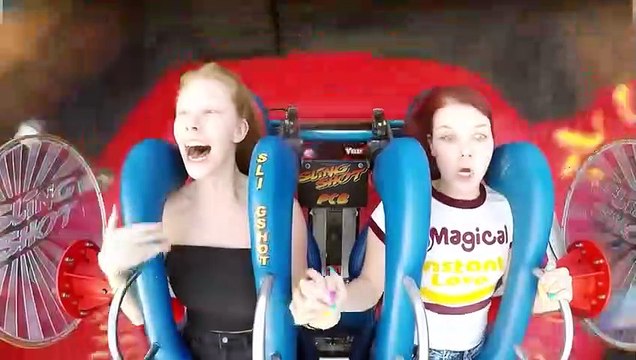 Deux filles dans un SlingShot