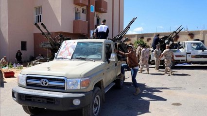 Bombardean el aeropuerto de Trípoli en mitad de la ofensiva de Haftar sobre la capital