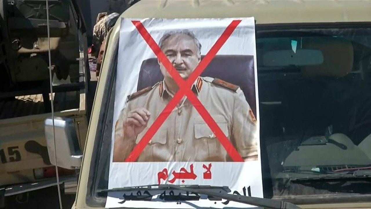 Kämpfe um den Flughafen Tripolis