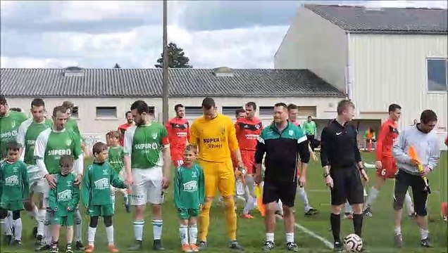 Entrée des joueurs de l'équipe 1ère accompagnés des U6 U7 et U11
