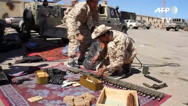 Libye: tentatives diplomatiques pour éviter une guerre civile