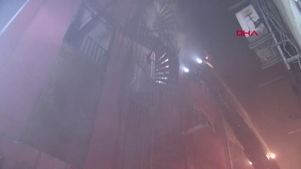 Bayrampaşa'da Korkutan Depo Yangını