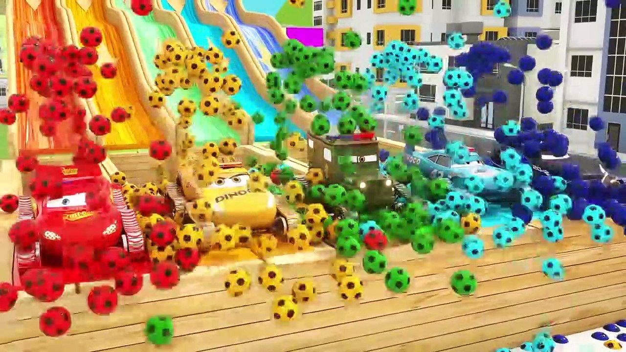 Assemblée de Camion de pompiers, les Ambulanciers, les Roues, les Roues du Tracteur et de la Ballon de Soccer