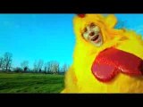 Clip affligeant Fais la Poule
