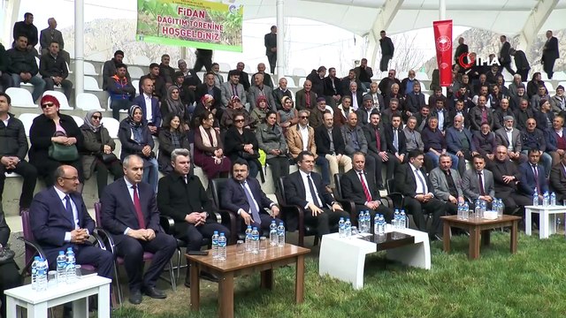 Erzurum'da 40 bin ceviz fidanı ile yem bitkisi tohumu dağıtıldı