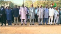 RTB/Le premier Ministre Christophe Dabiré et les élèves du mythique lycée Philippe Kaboré chantent en choeur l’hymme nationale du Burkina à l’occasion des activités commémoratives du centenaires du Burkina Faso