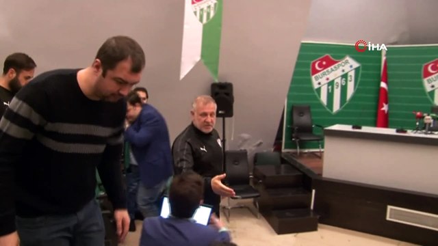 Mesut Bakkal, Bursaspor'da ilk antrenmanına çıktı