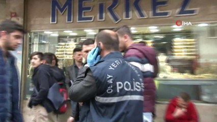 Sultangazi’de 2 kişi kurye aracından yarım kilogram altın çaldı