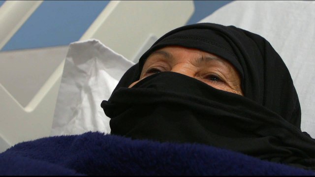 Libyans flee Tripoli fighting to Tunisia