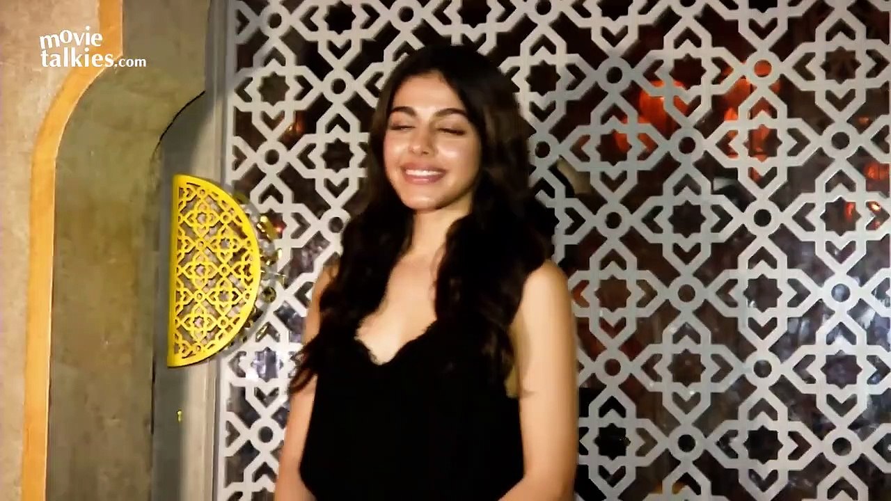 BEAUTIFUL Janhvi Kapoor & Alaia Furniturewalla SPOTTED In Mumbai