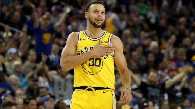 Steph Curry Surprises Texas Tech With Special Curry 6s Before Final Four
