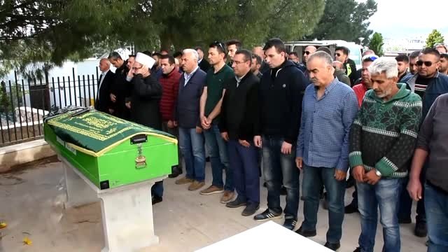 Kazada Ölen Kadın Motosiklet Sürücüsü Gözyaşlarıyla Uğurlandı