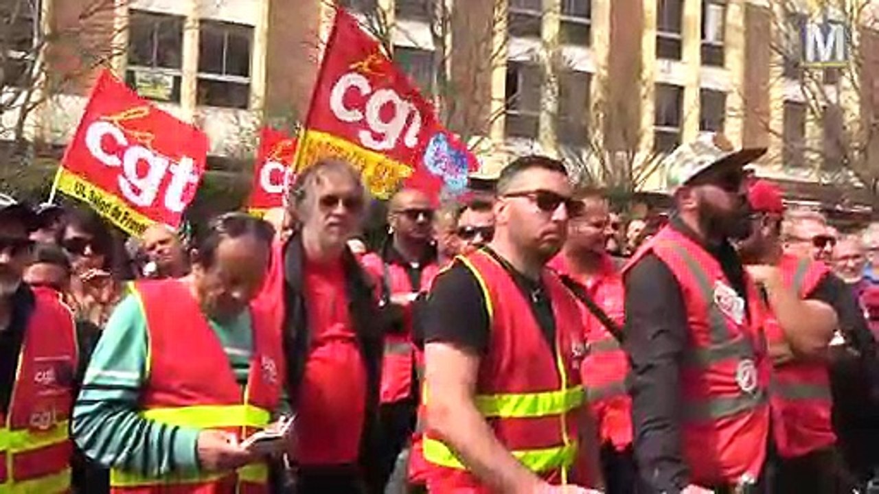 La CGT en nombre devant la permanence de Mohamed Laqhila aux Milles