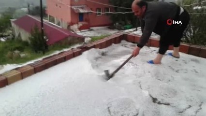 Erdemli'yi Dolu Vurdu