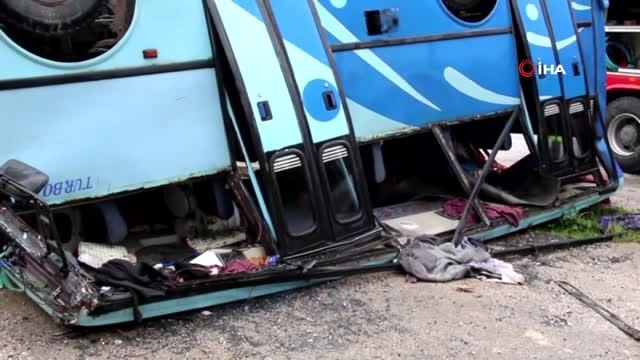 Tarım İşçilerini Taşıyan Otobüs Devrildi: 1 Ölü, 12 Yaralı