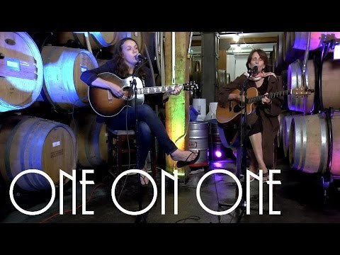 ONE ON ONE: Lucy Wainwright Roche & Suzzy Roche 9/19/16 City Winery New York Full Session