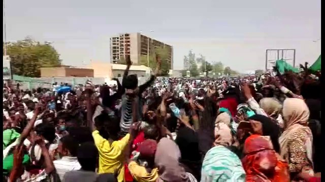 Soudan: 4e jour de manifestation devant le QG de l'armée
