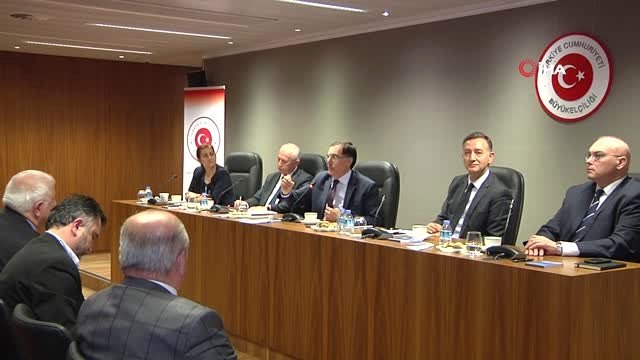 - Kamu Başdenetçisi Malkoç Brüksel'de- Şeref Malkoç: Yabancı Düşmanlığı ve İslam Karşıtlığı Arttı