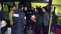Kavga ihbarına giden polislere sazlı pastalı sürpriz
