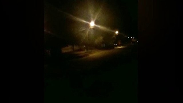 Com várias lâmpadas queimadas, moradora questiona Prefeitura com descaso