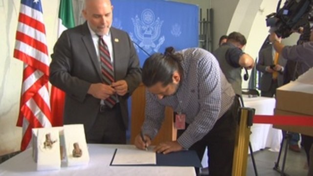 México recupera dos piezas arqueológicas con ayuda del FBI en EE.UU.